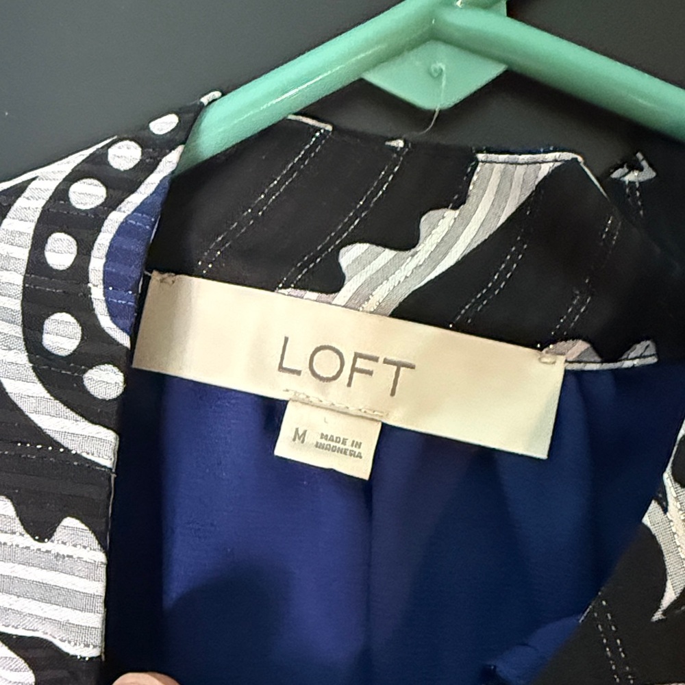 LOFT Women's Blue and Black Paisley Blouse with metallic sheen - Picture 4 of 9